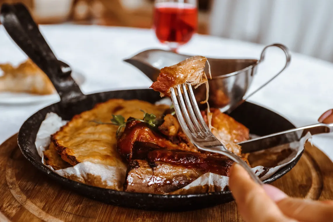 usadba restoran meniu svinye rebryshki glazirov original